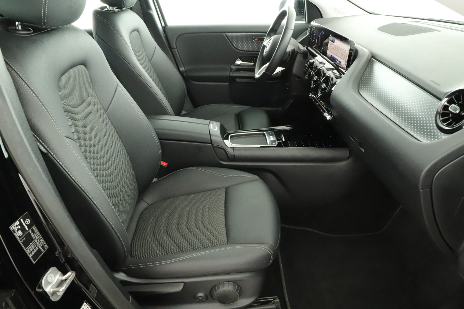 Mercedes-Benz GLA - 2024