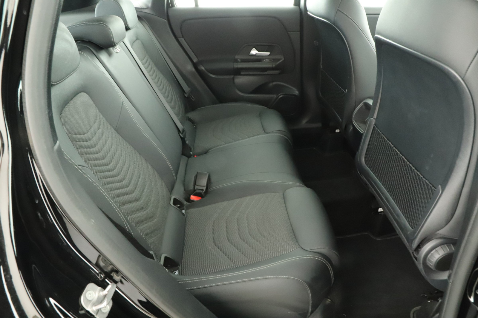 Mercedes-Benz GLA - 2024