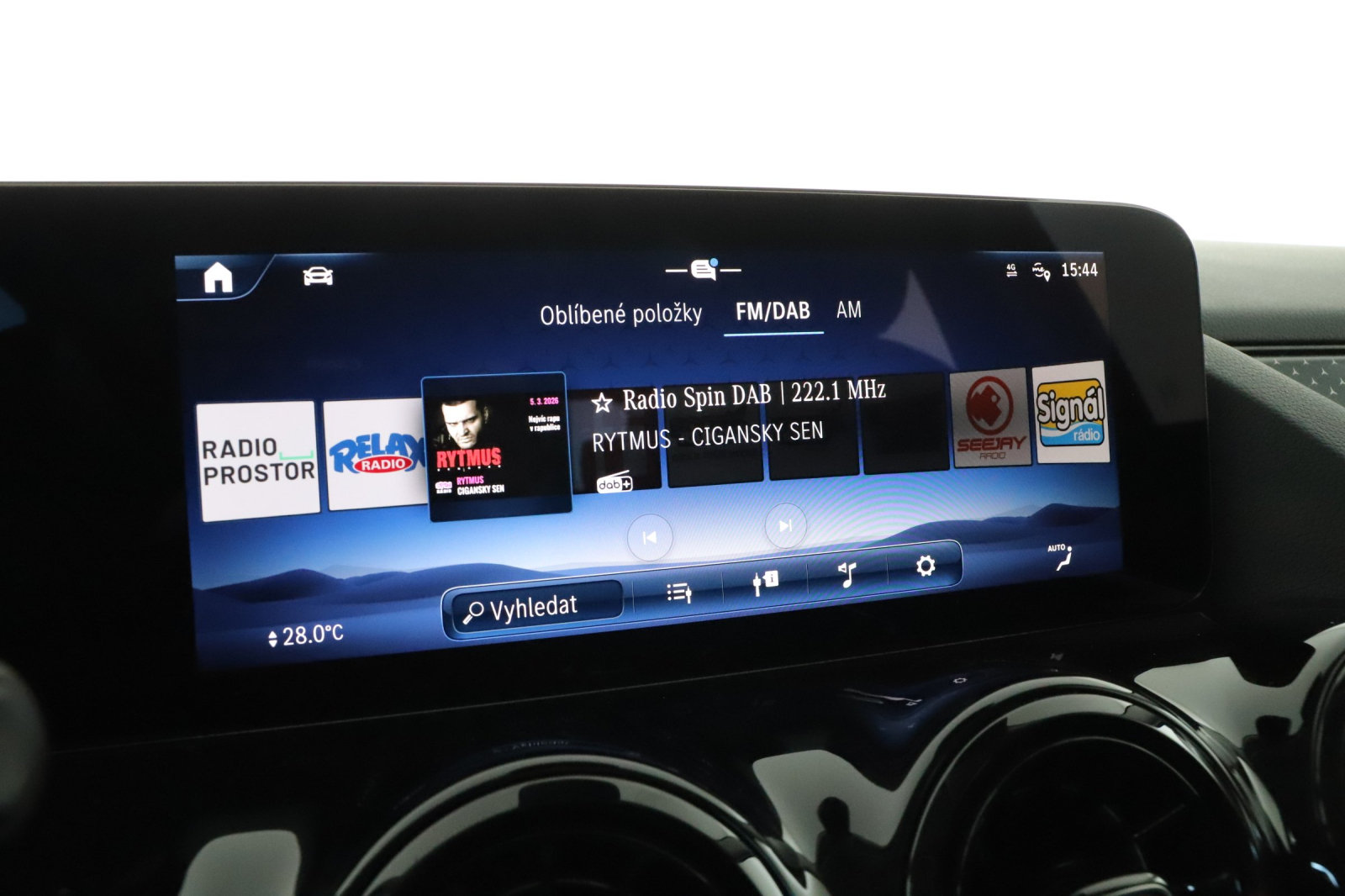 Mercedes-Benz GLA - 2024