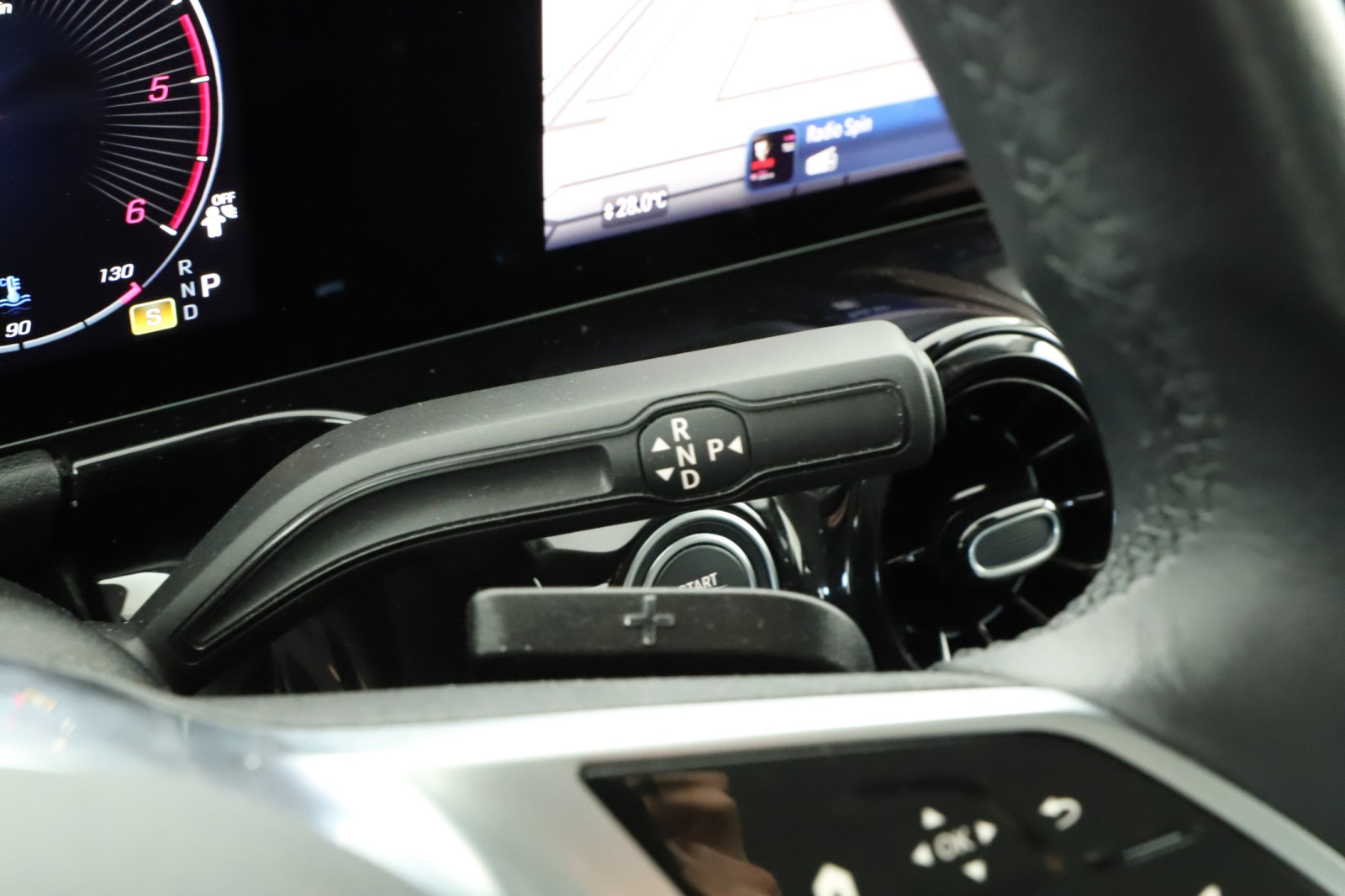 Mercedes-Benz GLA - 2024