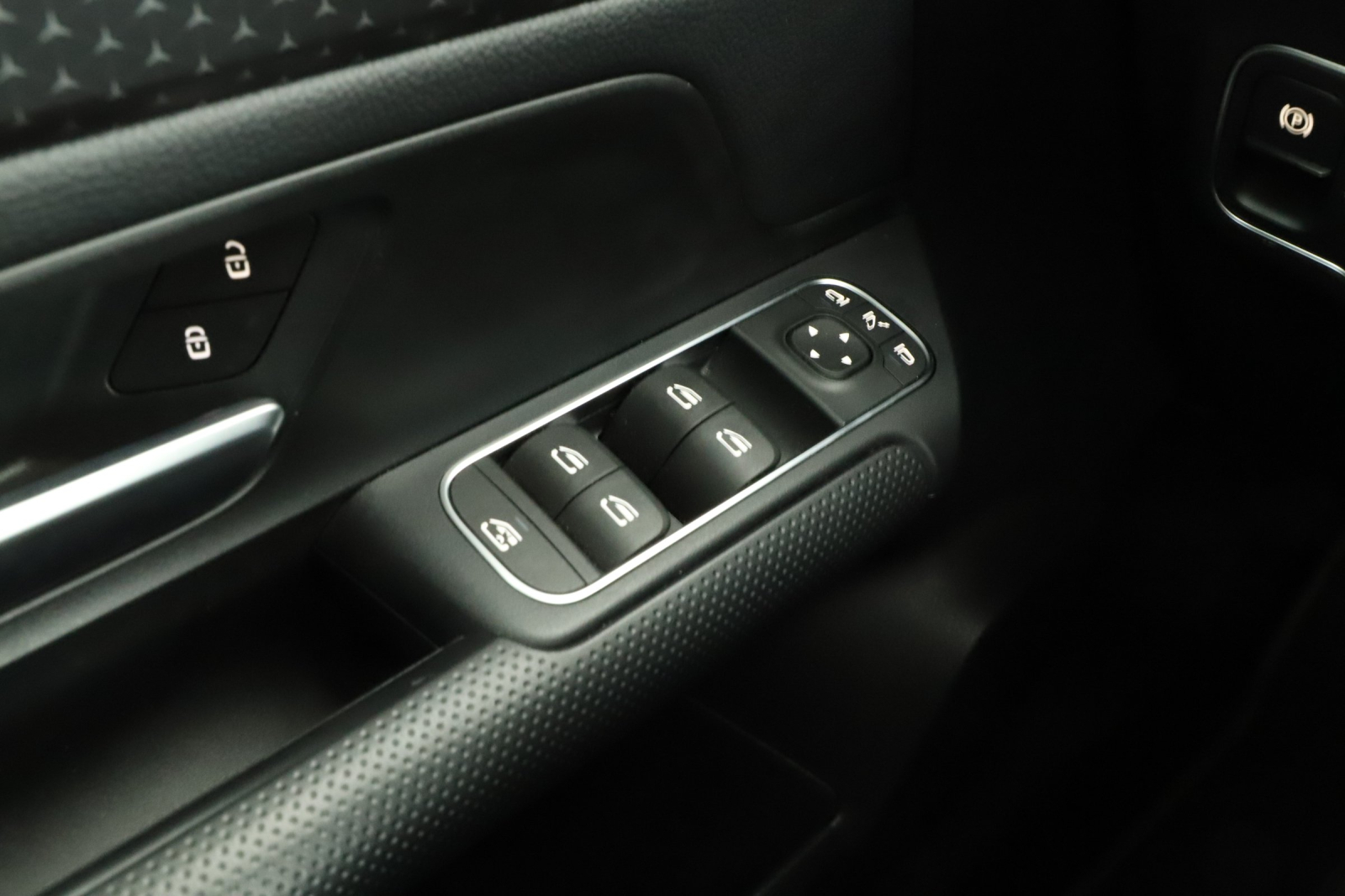 Mercedes-Benz GLA - 2024