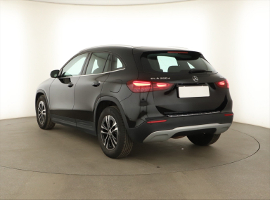Mercedes-Benz GLA - 2024