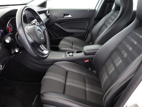 Mercedes-Benz GLA 200 d 4MATIC