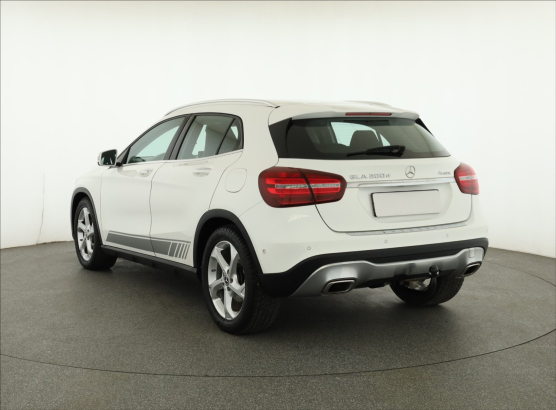 Mercedes-Benz GLA 200 d 4MATIC