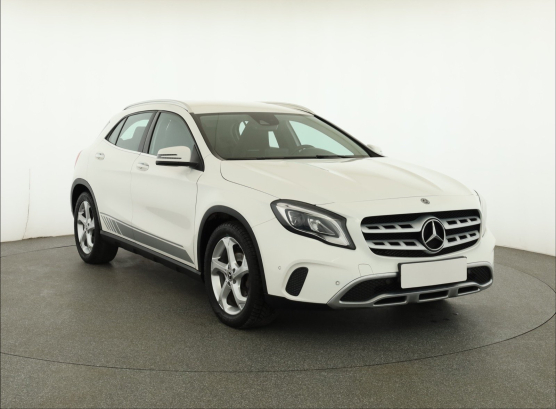 Mercedes-Benz GLA 200 d 4MATIC