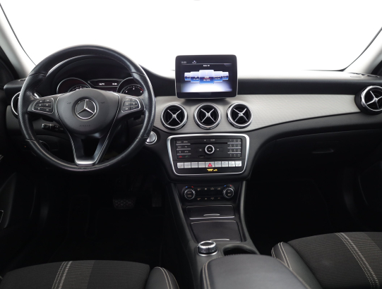 Mercedes-Benz GLA 200 d 4MATIC