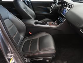 Jaguar XE - 2019