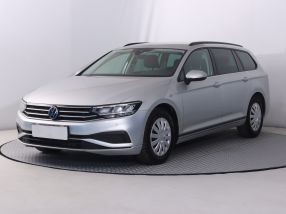 Volkswagen Passat - 2021
