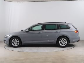 Volkswagen Passat - 2022