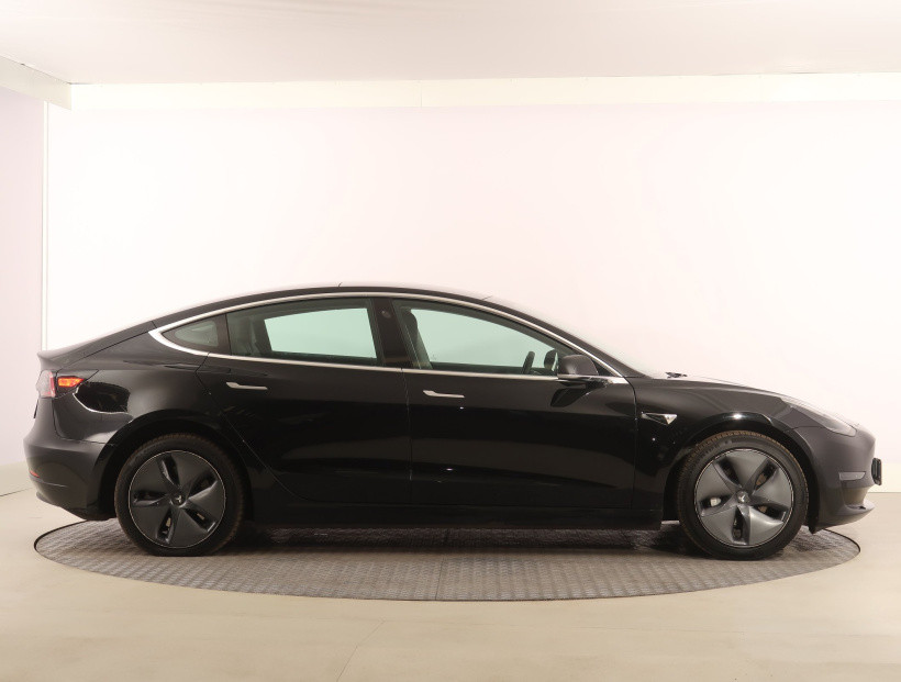 Tesla Model 3, 2019