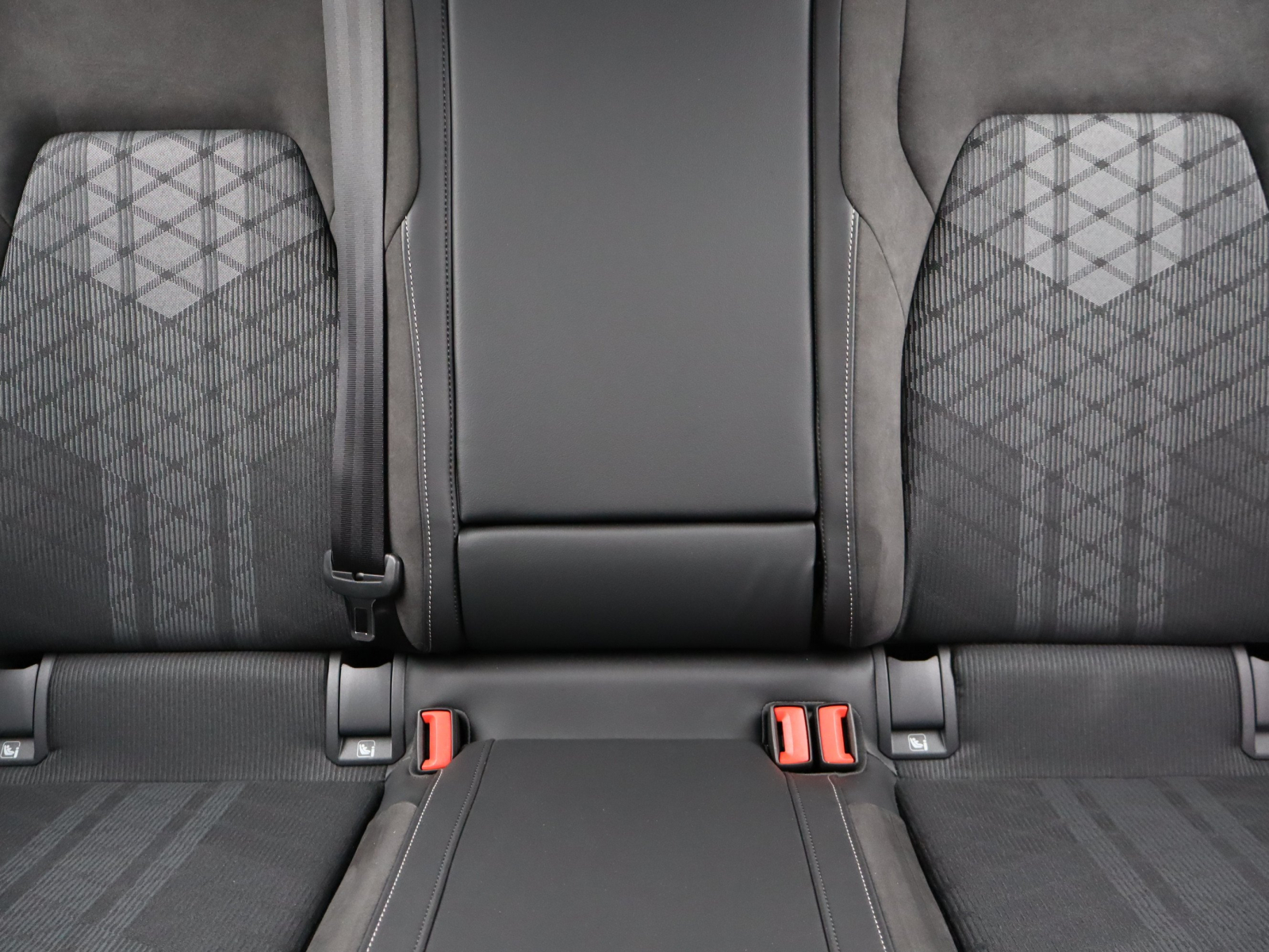 Volkswagen Golf - 2025