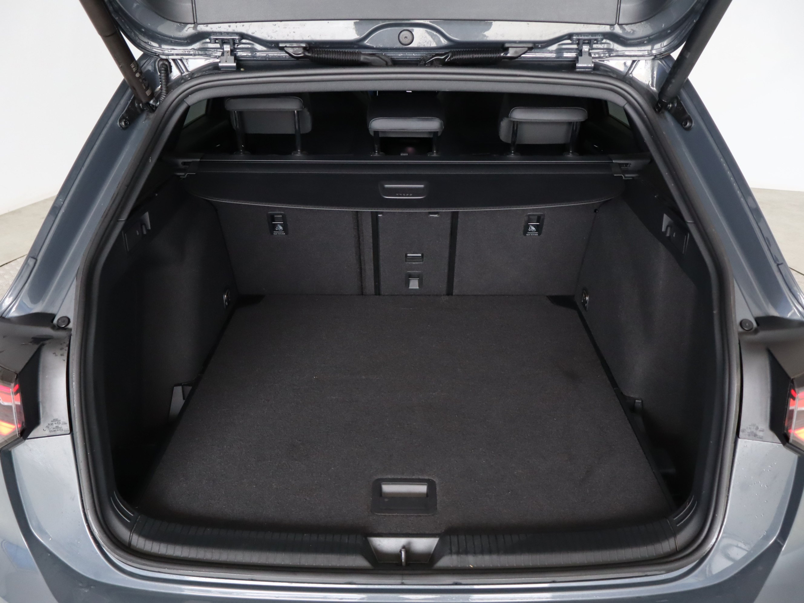 Volkswagen Golf - 2025