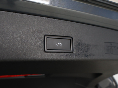 Volkswagen Golf - 2025