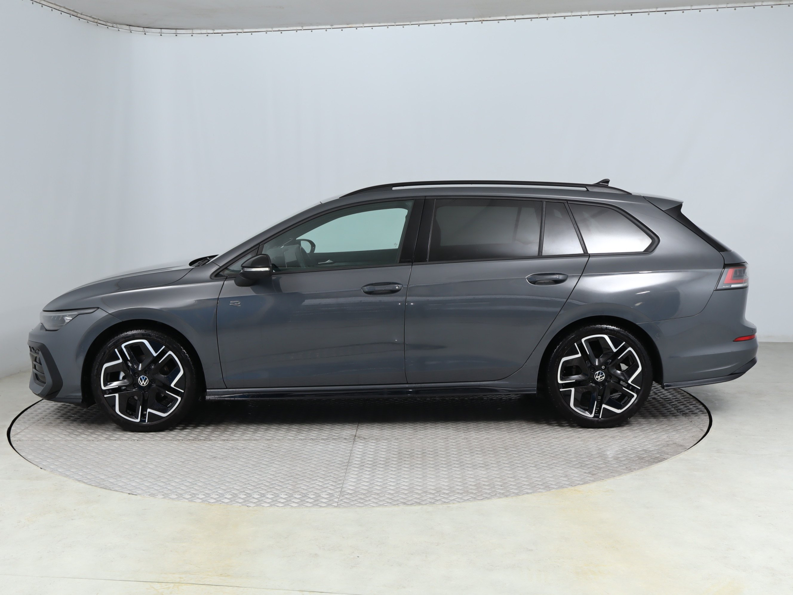 Volkswagen Golf - 2025