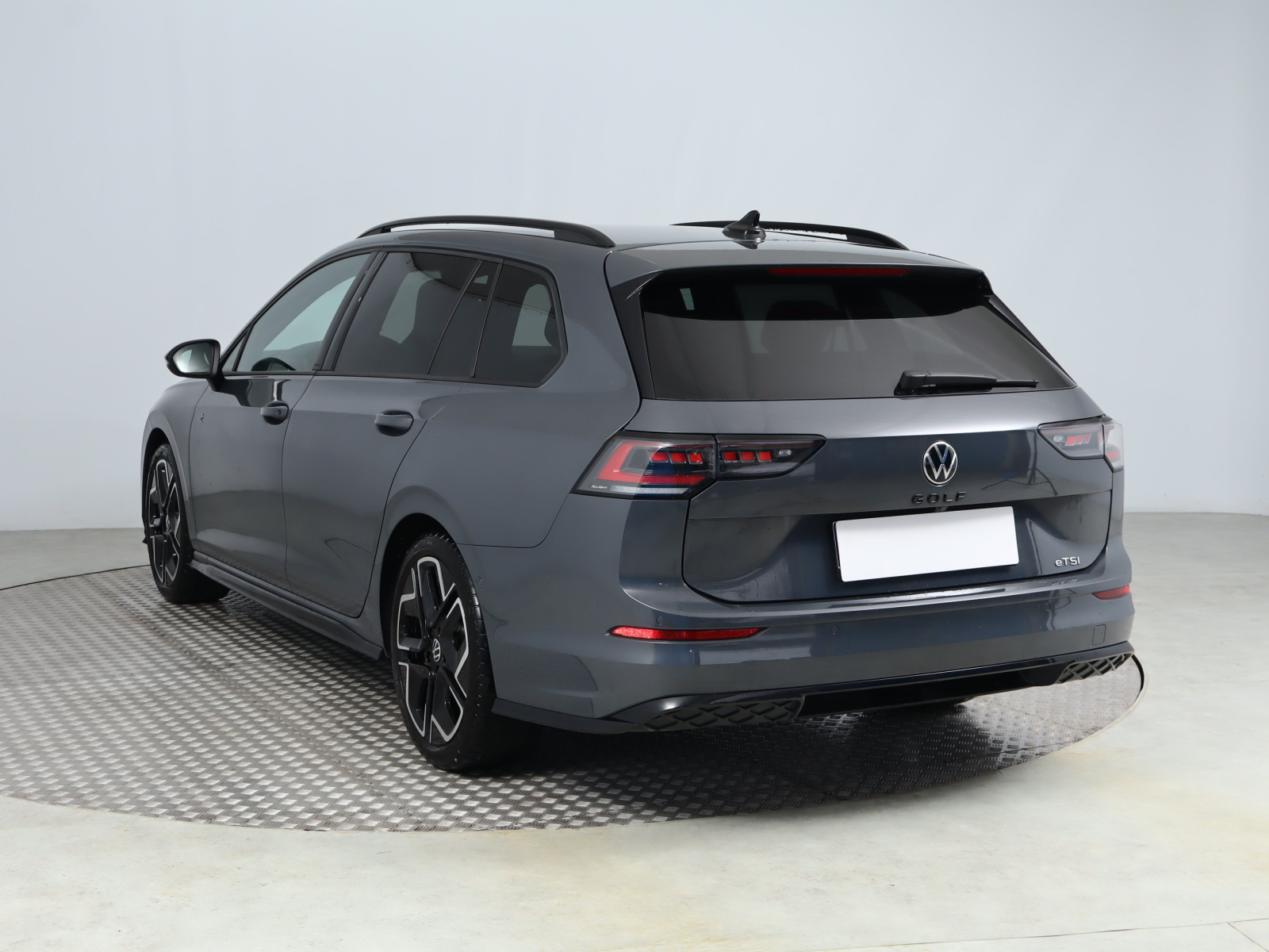 Volkswagen Golf - 2025