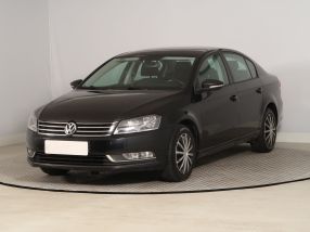 Volkswagen Passat - 2011