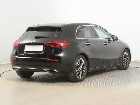 Mercedes-Benz A 200 d