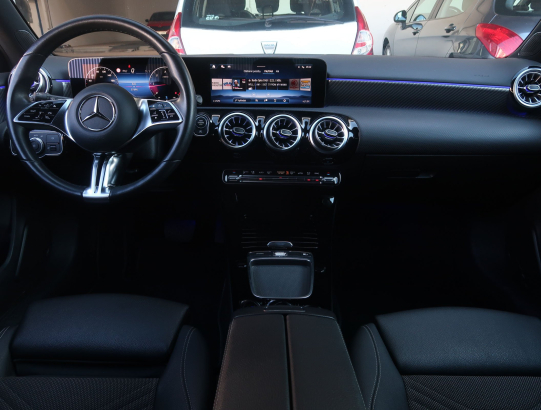 Mercedes-Benz A 200 d