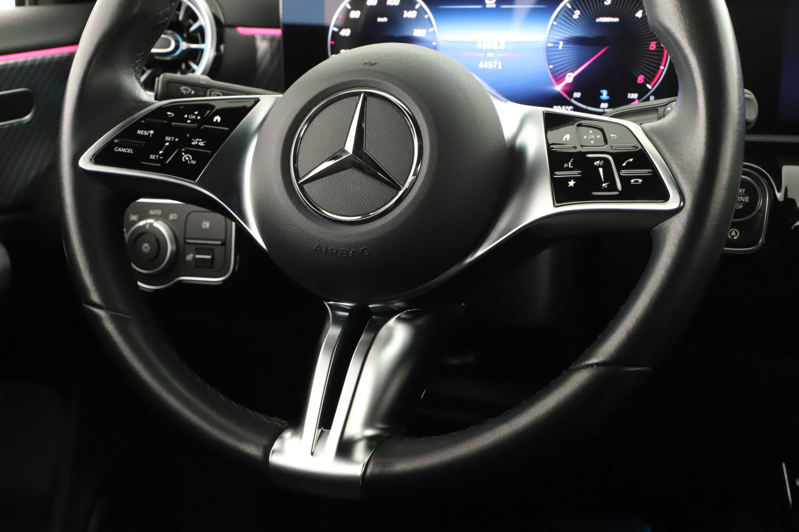 Mercedes-Benz A - 2024