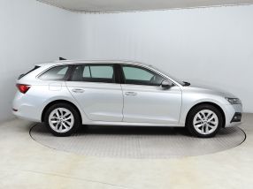 Škoda Octavia - 2023