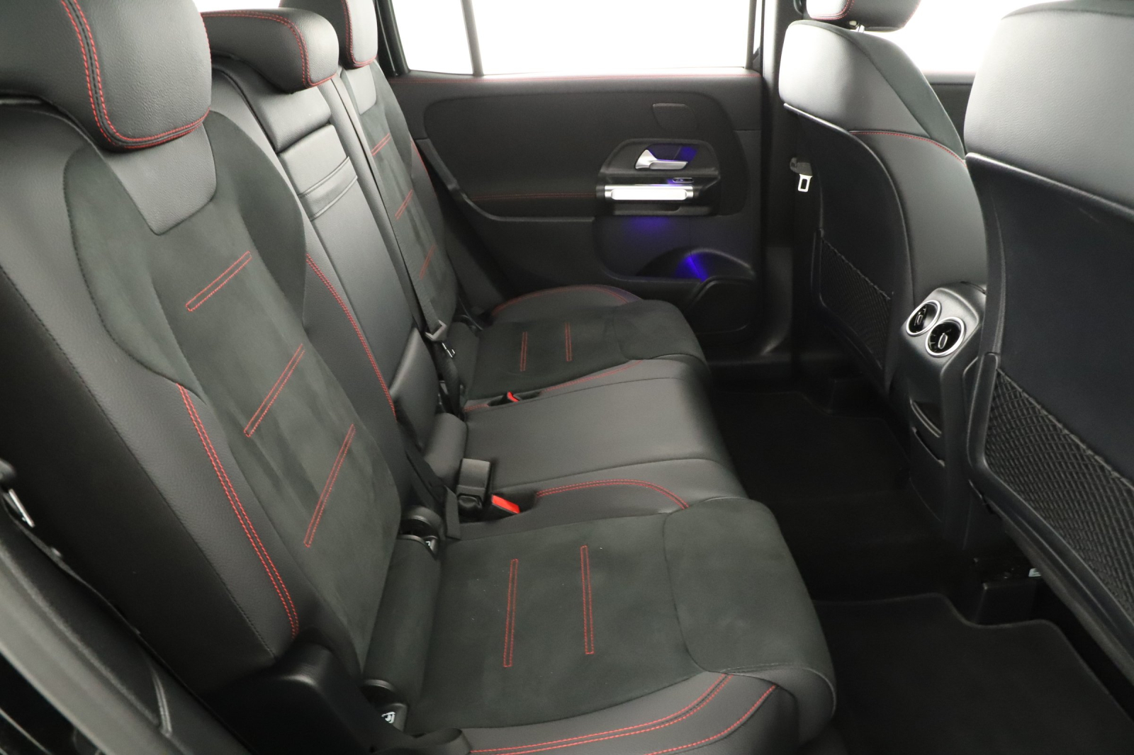 Mercedes-Benz GLB - 2024