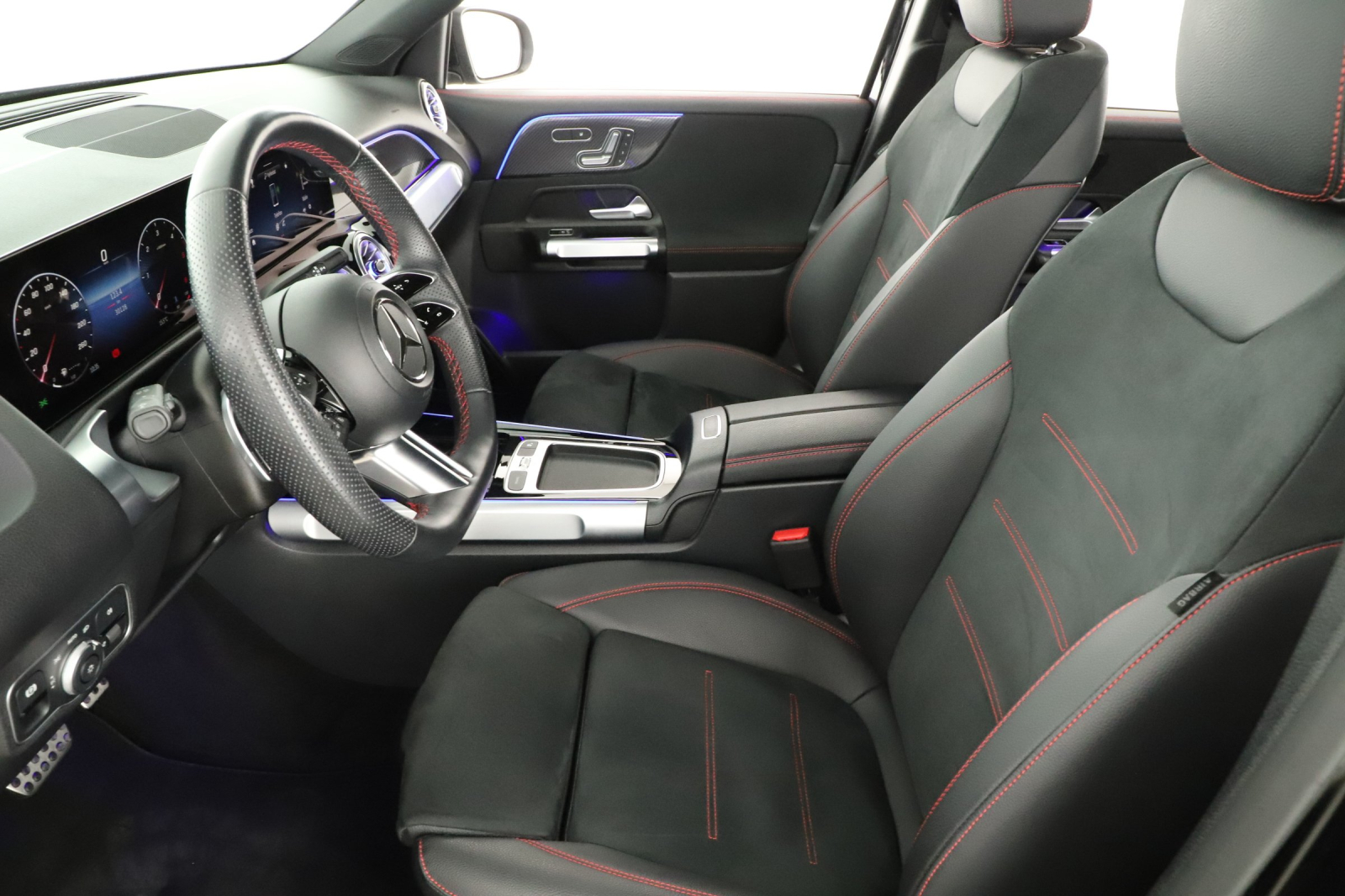 Mercedes-Benz GLB - 2024