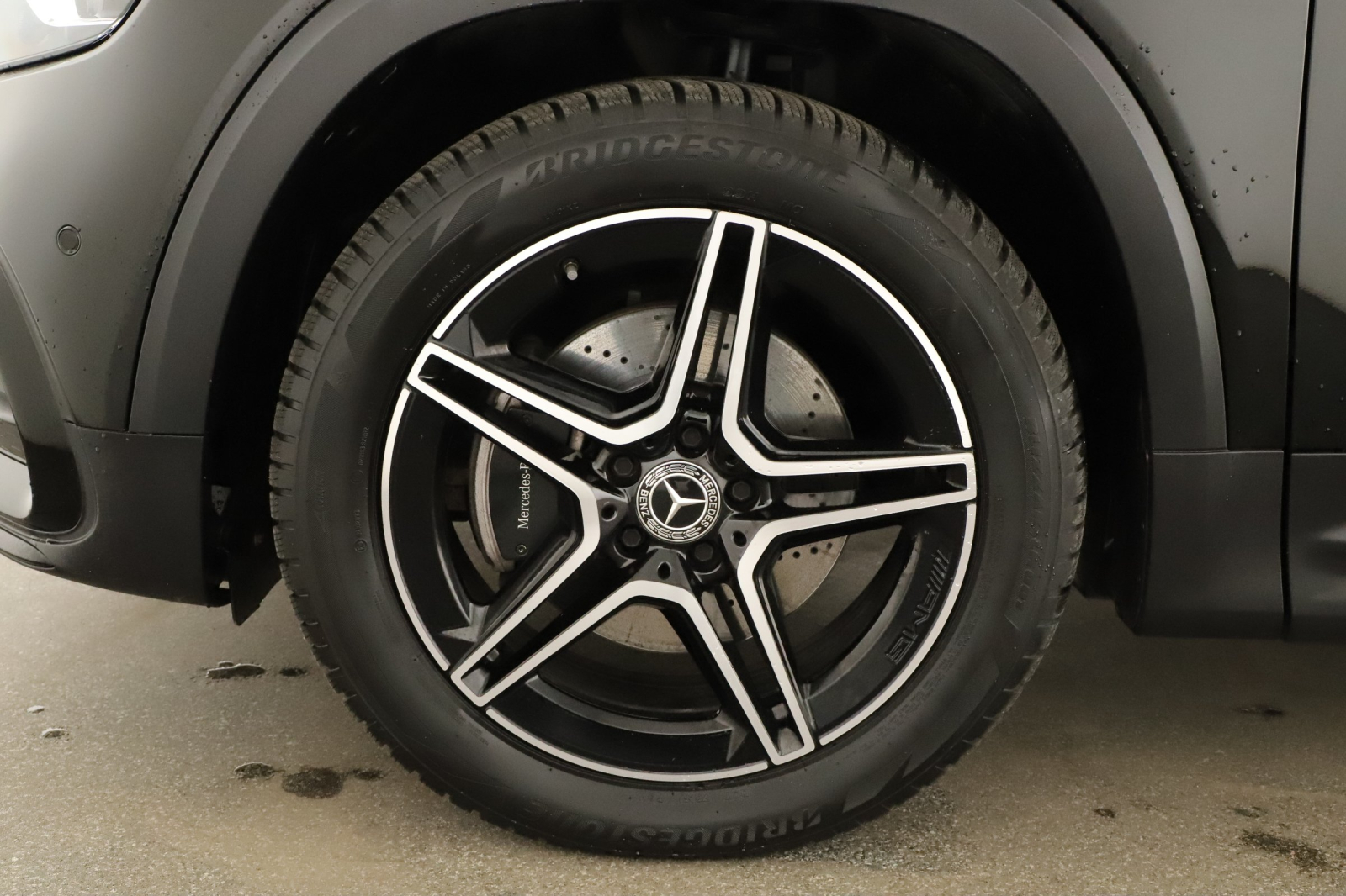 Mercedes-Benz GLB - 2024