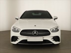 Mercedes-Benz E - 2020