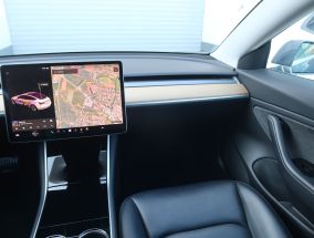 Tesla Model 3 - 2019