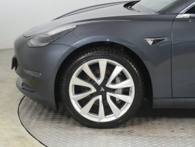 Tesla Model 3 - 2019