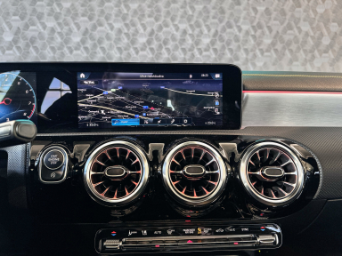 Mercedes-Benz A - 2022