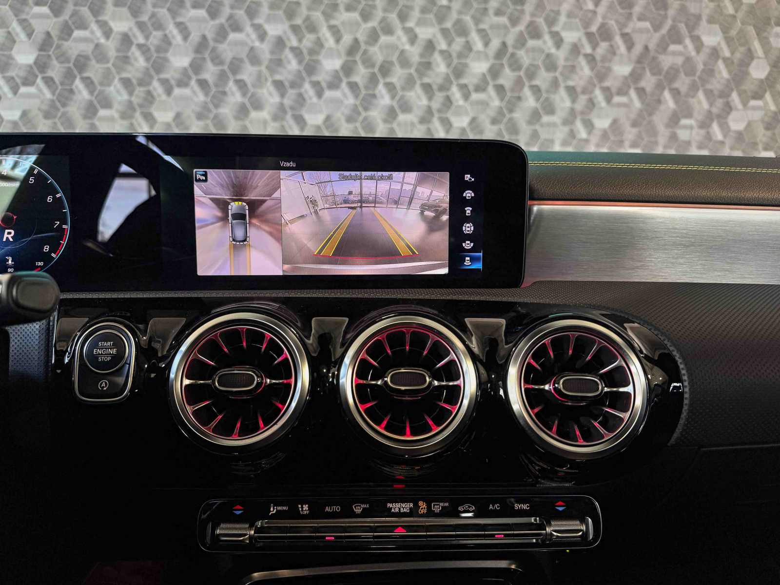 Mercedes-Benz A - 2022