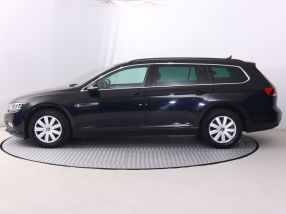 Volkswagen Passat - 2023