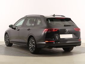 Volkswagen Golf - 2021