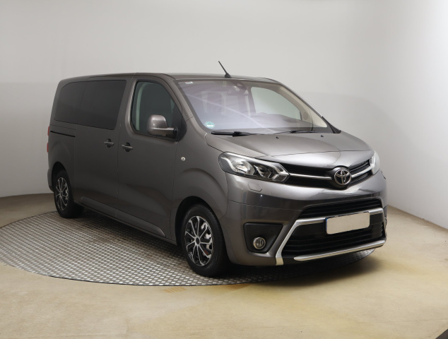 Toyota Proace Verso 2016