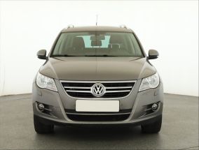 Volkswagen Tiguan - 2011