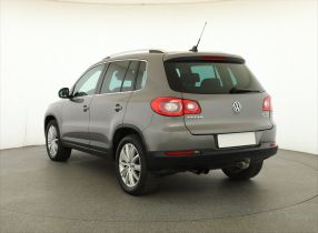 Volkswagen Tiguan - 2011