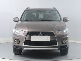 Mitsubishi Outlander - 2012