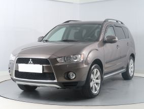 Mitsubishi Outlander - 2012