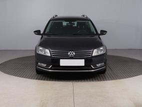 Volkswagen Passat - 2011