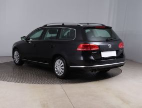 Volkswagen Passat - 2011