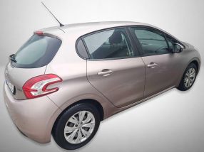 Peugeot 208 - 2014
