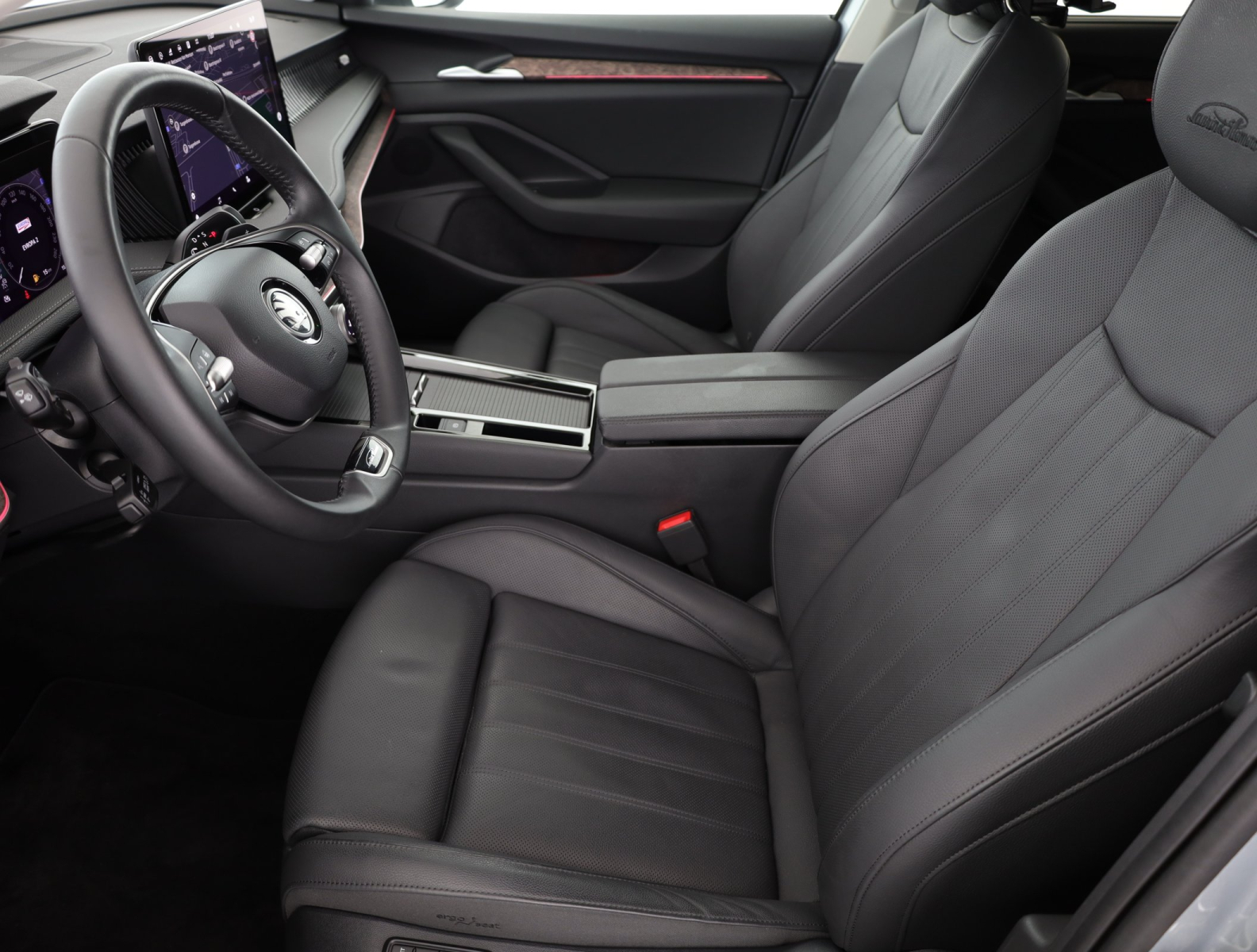 Škoda Superb - 2024