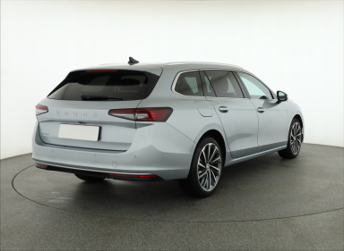 Škoda Superb - 2024