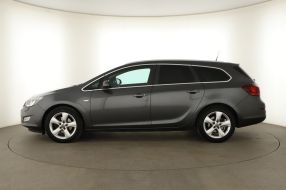 Opel Astra - 2011