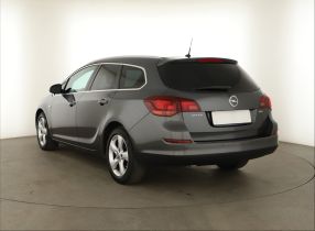 Opel Astra - 2011