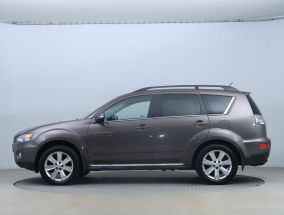 Mitsubishi Outlander - 2011