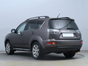 Mitsubishi Outlander - 2011
