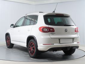 Volkswagen Tiguan - 2010