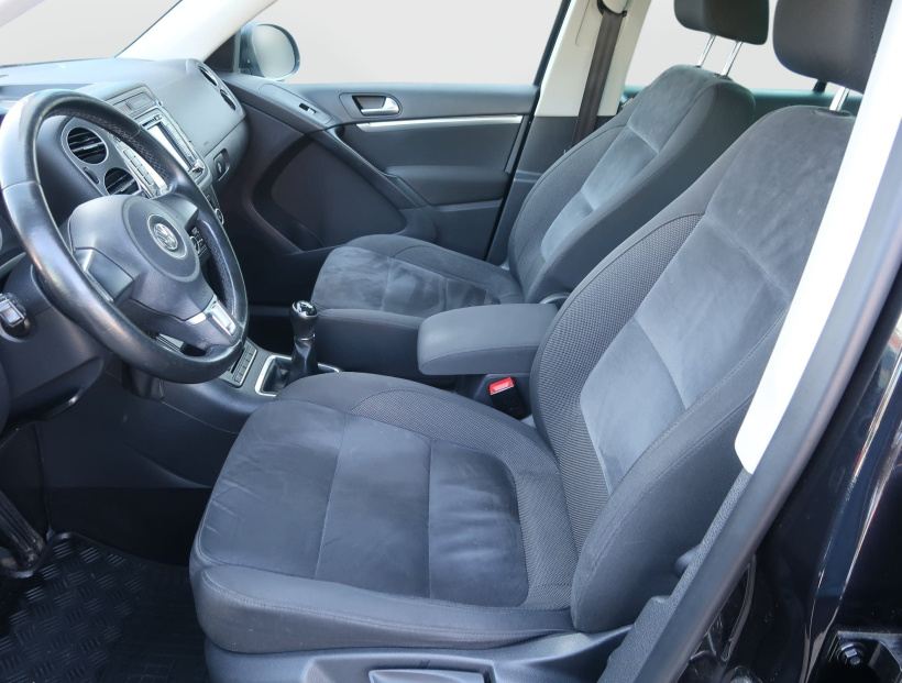 Volkswagen Tiguan, 2012